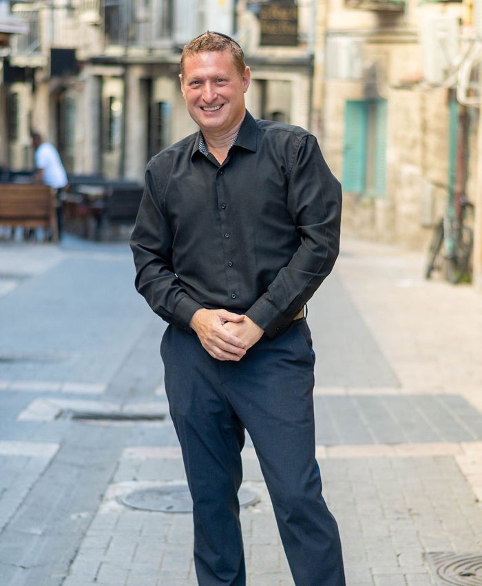 Coach Daniel Ratner